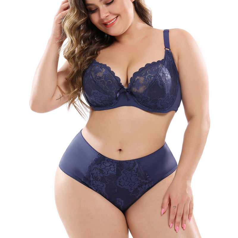 Dentelle plus la taille de soutien-gorge ensemble